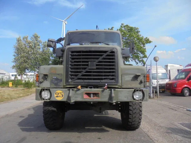 Volvo N 10 6X6 L + FASSI - Kranbil: bilde 2 Volvo N 10 6X6 L + FASSI - Kranbil: bilde 2