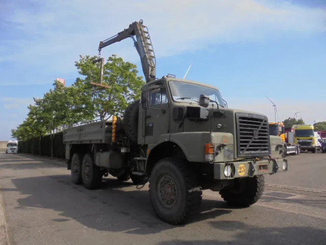 Volvo N 10 6X6 L + FASSI - Planbil, Kranbil: bilde 3 Volvo N 10 6X6 L + FASSI - Planbil, Kranbil: bilde 3