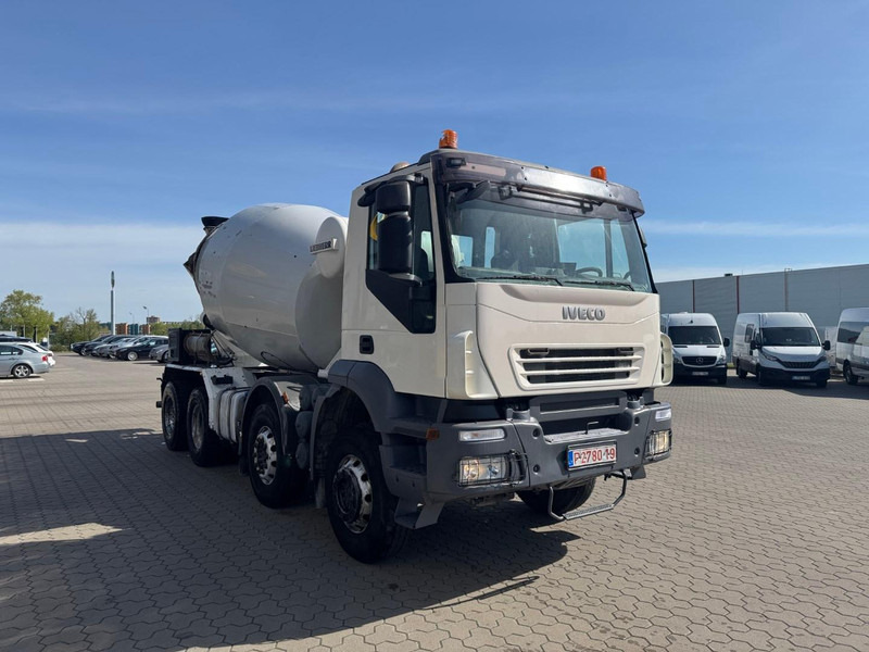 Iveco Trakker 410 - Betongbil: bilde 2 Iveco Trakker 410 - Betongbil: bilde 2