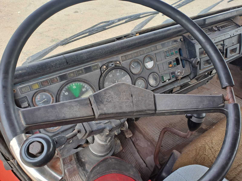 Tippbil MAN 32.331 dump truck: bilde 13
