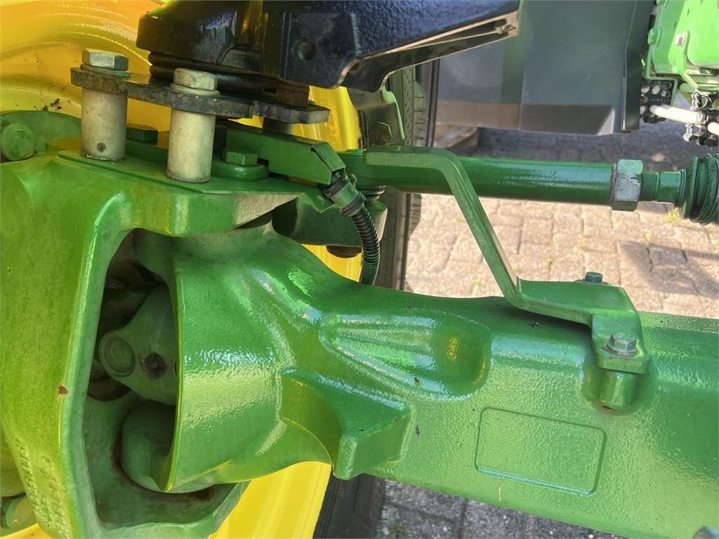 Traktor John Deere 6145R: bilde 10