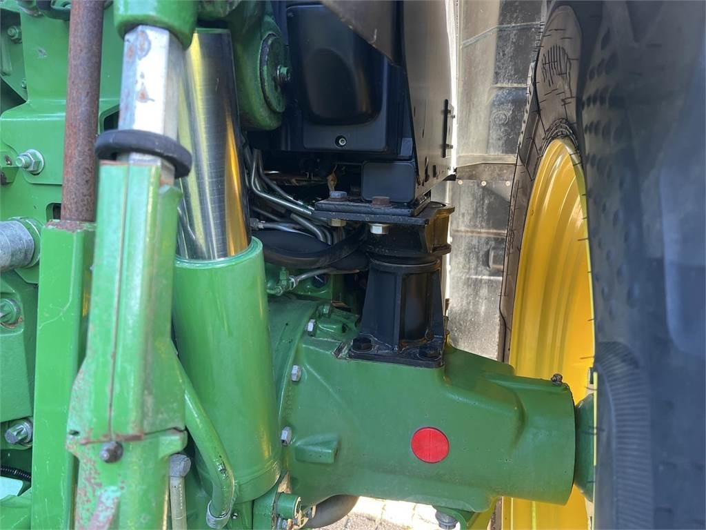 Traktor John Deere 6145R: bilde 8