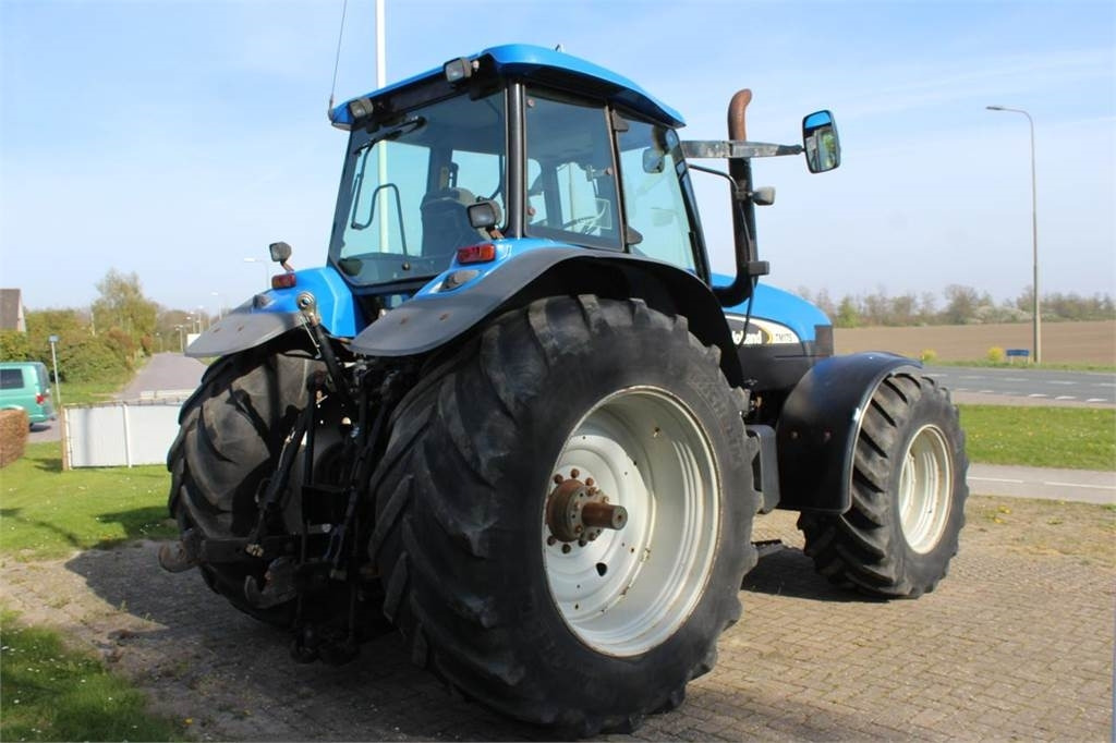 New Holland TM175 - Traktor: bilde 3 New Holland TM175 - Traktor: bilde 3