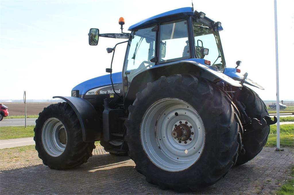 New Holland TM175 - Traktor: bilde 4 New Holland TM175 - Traktor: bilde 4