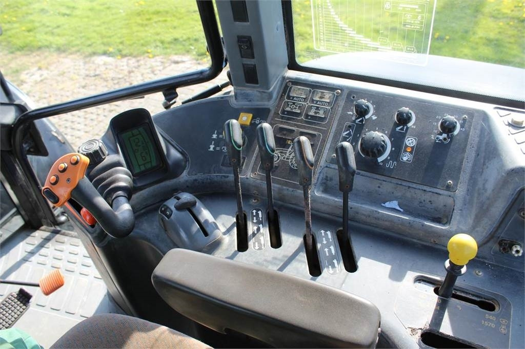 Traktor New Holland TM175: bilde 11