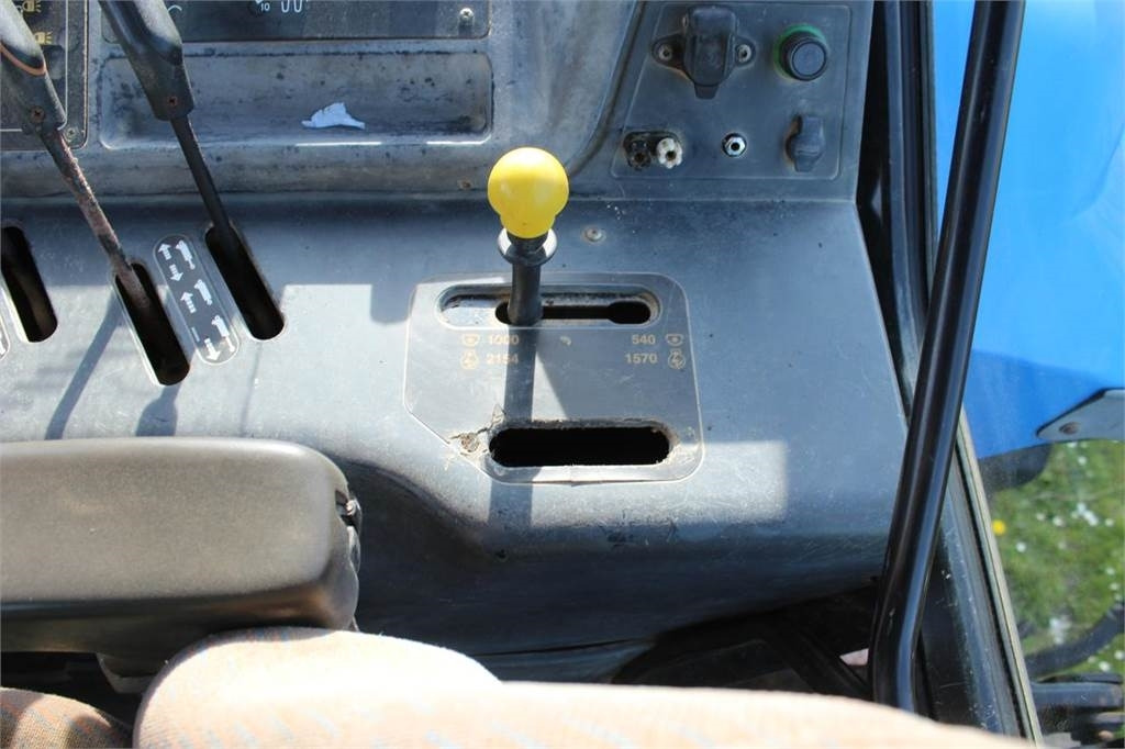 Traktor New Holland TM175: bilde 12