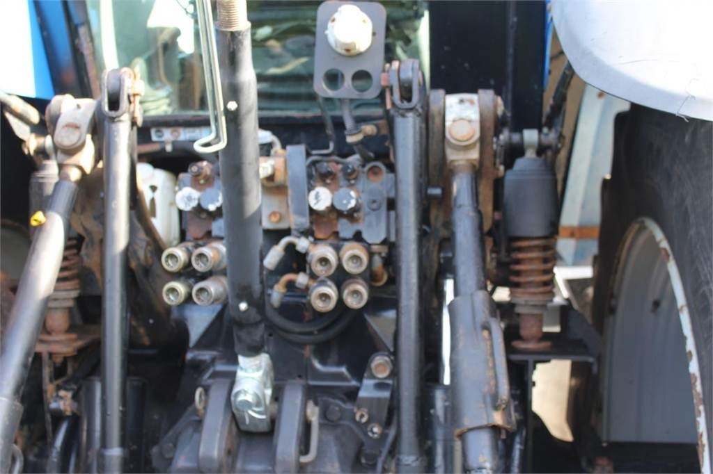 Traktor New Holland TM175: bilde 6