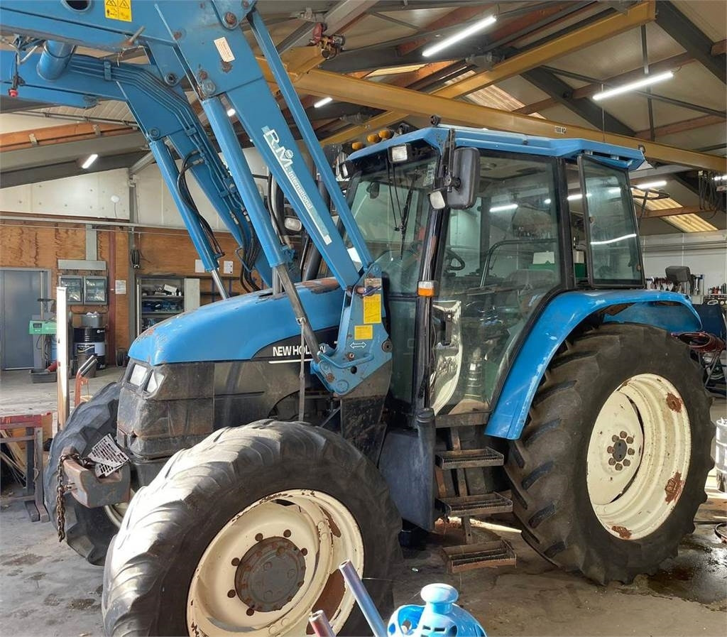 New Holland TS 90 - Traktor: bilde 1 New Holland TS 90 - Traktor: bilde 1