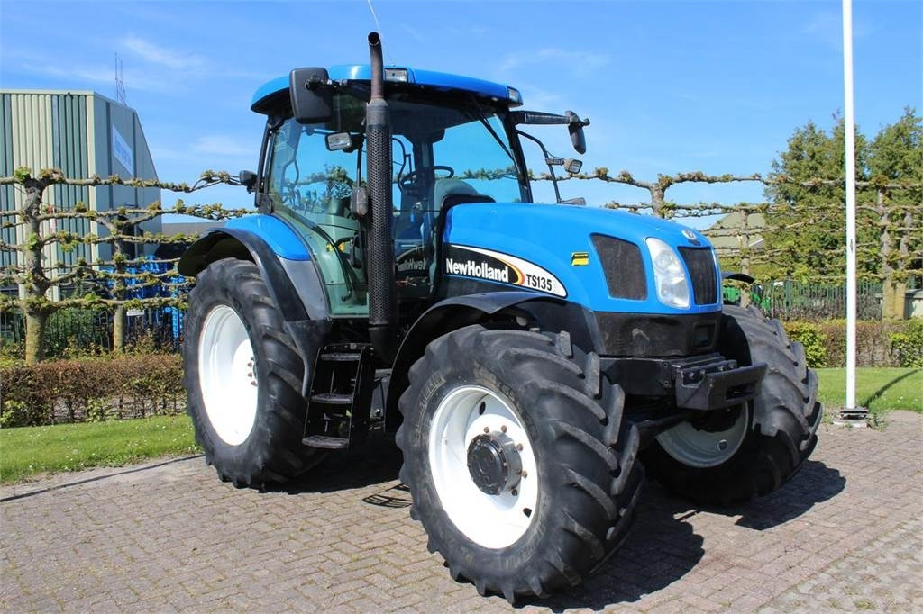 New Holland TSA135A - Traktor: bilde 1 New Holland TSA135A - Traktor: bilde 1