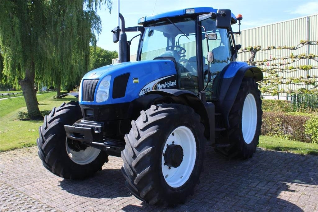 New Holland TSA135A - Traktor: bilde 2 New Holland TSA135A - Traktor: bilde 2