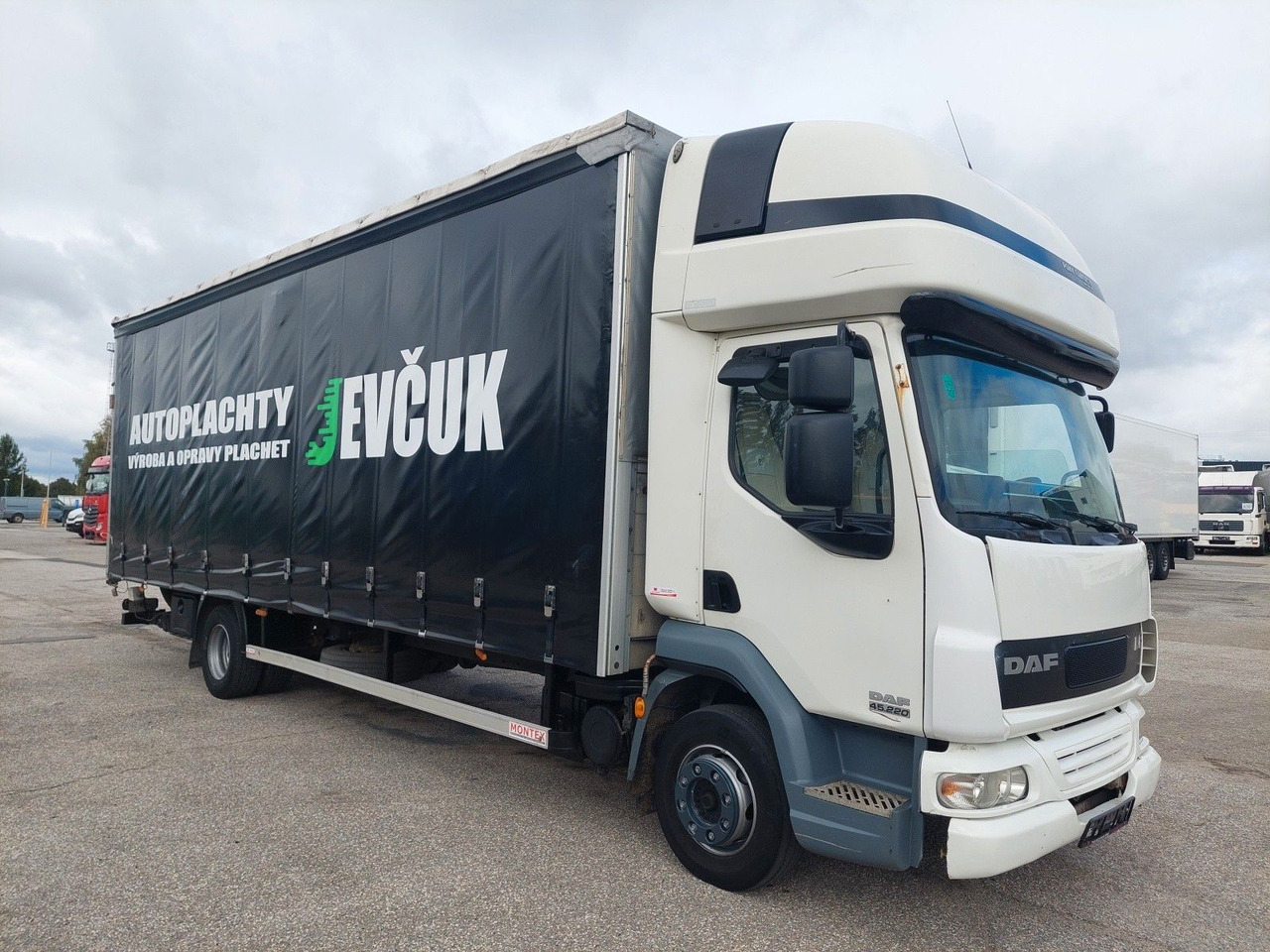DAF FA LF 45.220 G12 4x2 - Kapellbil: bilde 2 DAF FA LF 45.220 G12 4x2 - Kapellbil: bilde 2