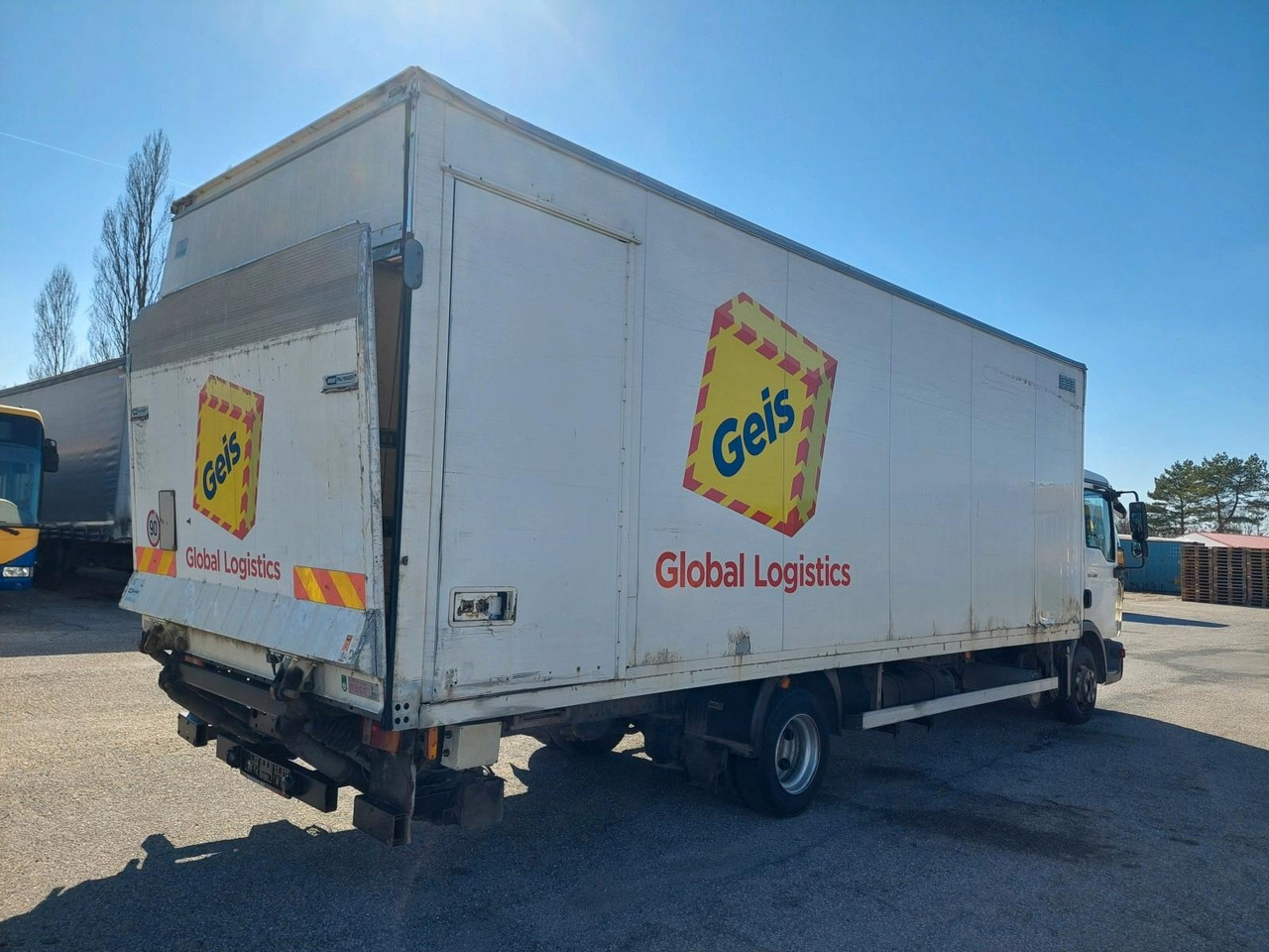 MAN TGL 7.180 4X2 BL - Varebil med skap: bilde 4 MAN TGL 7.180 4X2 BL - Varebil med skap: bilde 4