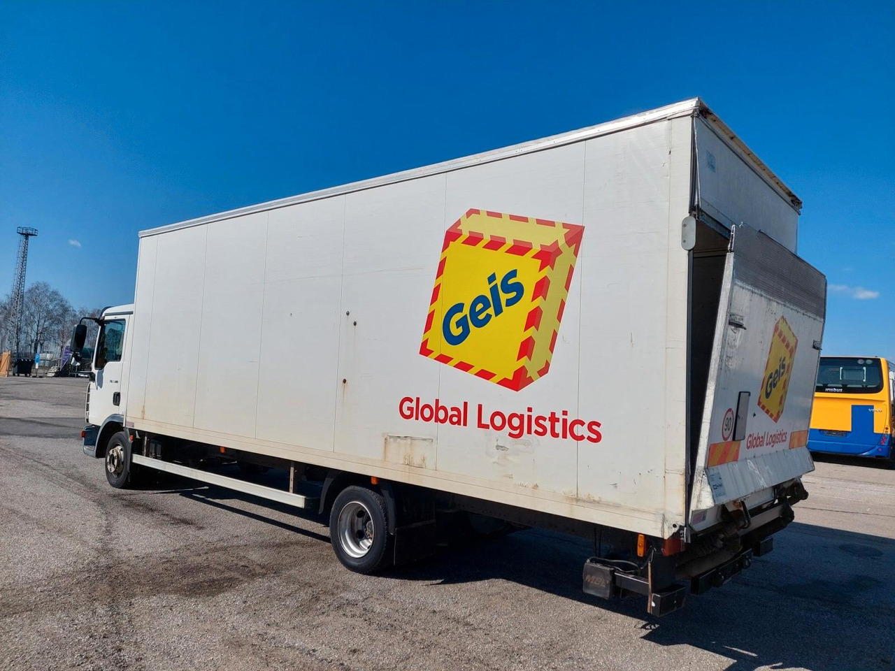 MAN TGL 7.180 4X2 BL - Varebil med skap: bilde 3 MAN TGL 7.180 4X2 BL - Varebil med skap: bilde 3