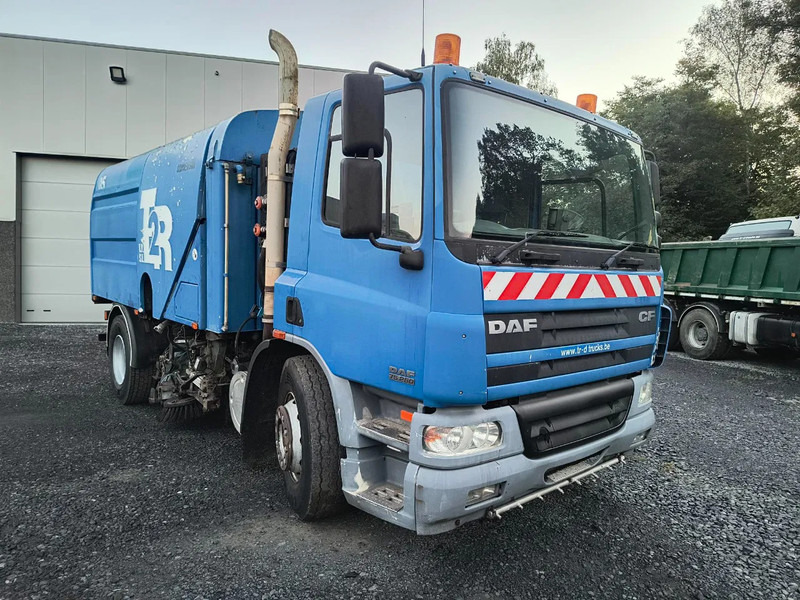 DAF CF 75.250 DRIVING CONDITION - SWEEPER NEEDS REPAIRMENT - Feiebil: bilde 3 DAF CF 75.250 DRIVING CONDITION - SWEEPER NEEDS REPAIRMENT - Feiebil: bilde 3