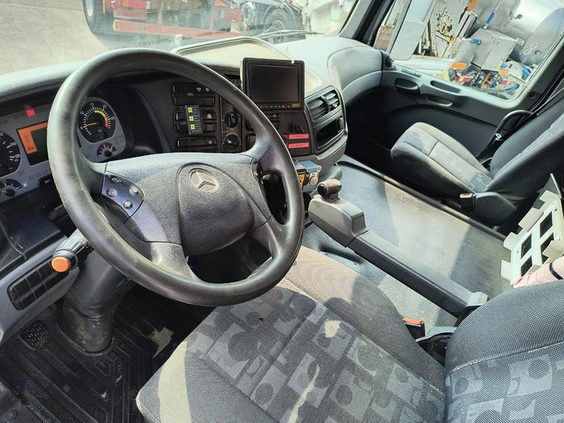 Interior photo 1: Leie Mercedes-Benz Actros 3236 8X4 - 2 SIDE TIPPER/BI-BENNE Mercedes-Benz Actros 3236 8X4 - 2 SIDE TIPPER/BI-BENNE