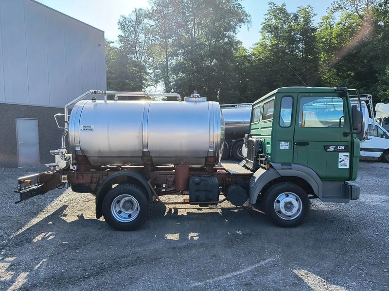 Renault Midliner S135 - ONLY 54 400KM - SMALL TANK 3680L INSULATED INOX - Tankbil: bilde 4 Renault Midliner S135 - ONLY 54 400KM - SMALL TANK 3680L INSULATED INOX - Tankbil: bilde 4