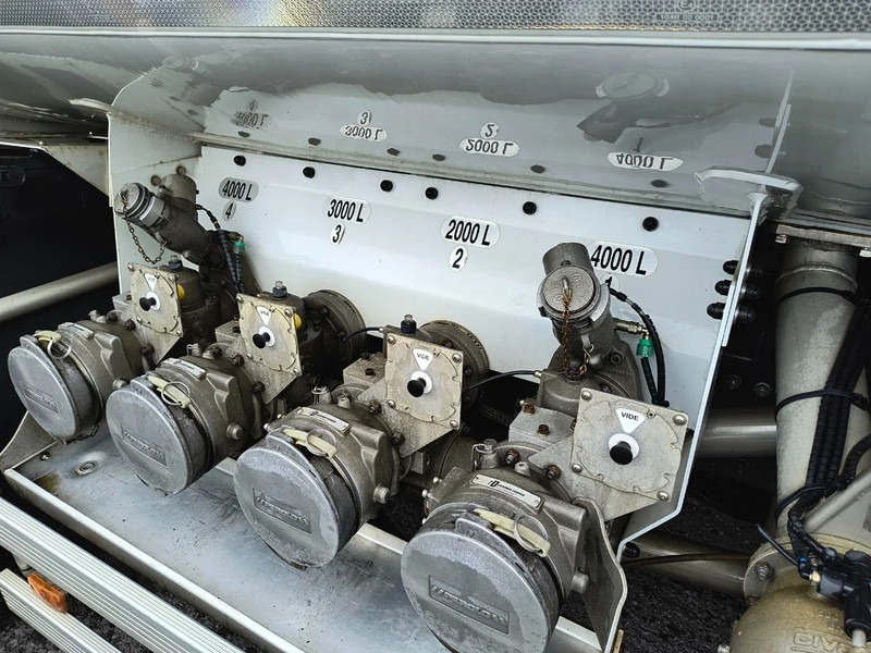 Leie Renault Premium 270 DXI FUEL | CARBURANT 13000L - 4 COMP Renault Premium 270 DXI FUEL | CARBURANT 13000L - 4 COMP: bilde 14