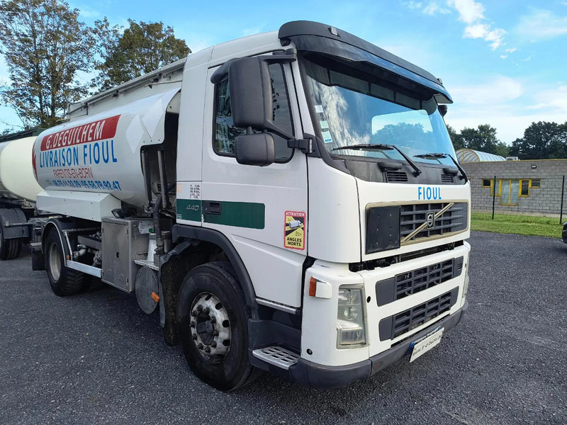 Volvo FM 440 13000L FUEL / CARBURANT - 4 COMP - Tankbil: bilde 3 Volvo FM 440 13000L FUEL / CARBURANT - 4 COMP - Tankbil: bilde 3