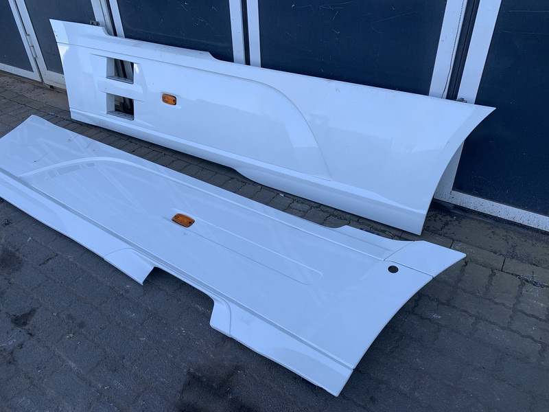 DAF XF106 Sideskirt Set DAF 1903109 - Karosseri og eksteriør for Lastebil: bilde 2 DAF XF106 Sideskirt Set DAF 1903109 - Karosseri og eksteriør for Lastebil: bilde 2