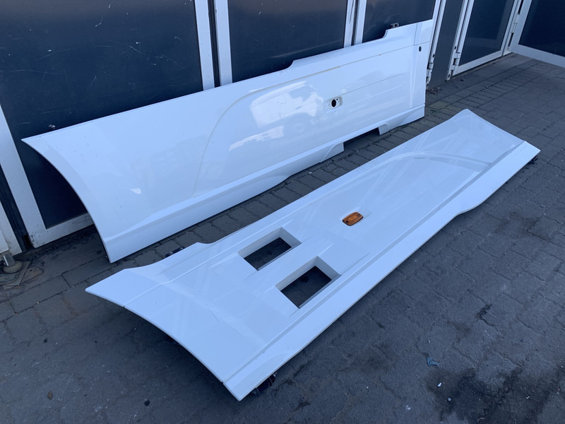 DAF XF106 Sideskirt Set DAF 1903109 - Karosseri og eksteriør for Lastebil: bilde 2 DAF XF106 Sideskirt Set DAF 1903109 - Karosseri og eksteriør for Lastebil: bilde 2