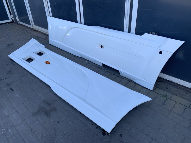 DAF XF106 Sideskirt Set DAF 1903109 - Karosseri og eksteriør for Lastebil: bilde 3 DAF XF106 Sideskirt Set DAF 1903109 - Karosseri og eksteriør for Lastebil: bilde 3