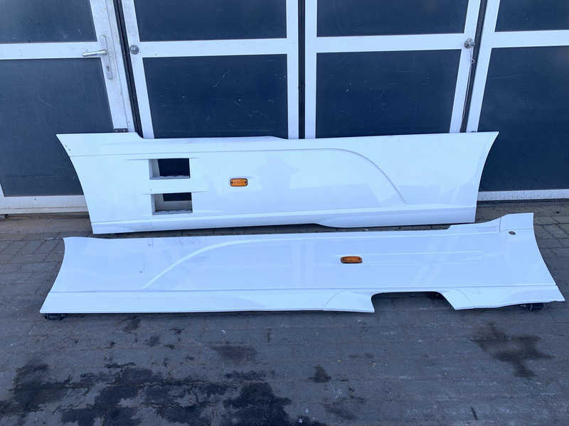 DAF XF106 Sideskirt Set DAF 1903109 - Karosseri og eksteriør for Lastebil: bilde 1 DAF XF106 Sideskirt Set DAF 1903109 - Karosseri og eksteriør for Lastebil: bilde 1