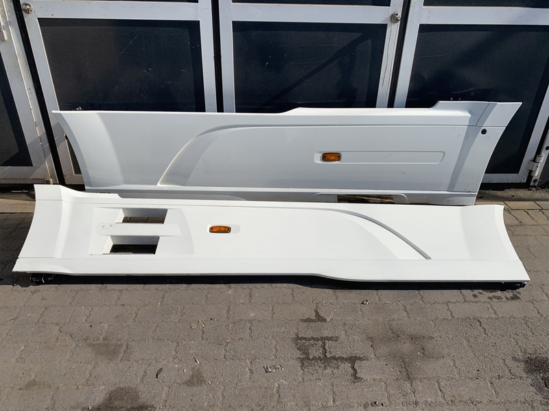 DAF XF106 Sideskirt Set DAF 1903109 - Karosseri og eksteriør for Lastebil: bilde 1 DAF XF106 Sideskirt Set DAF 1903109 - Karosseri og eksteriør for Lastebil: bilde 1