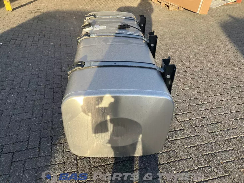 MAN Brandstoftank MAN 700 Liter 81122015710 - Drivstofftank for Lastebil: bilde 2 MAN Brandstoftank MAN 700 Liter 81122015710 - Drivstofftank for Lastebil: bilde 2