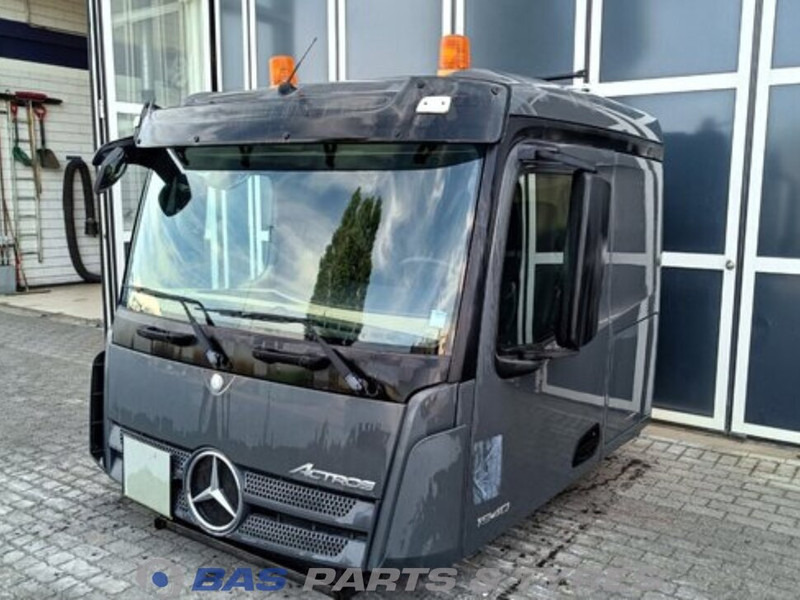 Mercedes-Benz Actros MP4 Mercedes ClassicSpace L-cab L2H1 A 000 600 01 01 - Førerhus og interiør for Lastebil: bilde 1 Mercedes-Benz Actros MP4 Mercedes ClassicSpace L-cab L2H1 A 000 600 01 01 - Førerhus og interiør for Lastebil: bilde 1