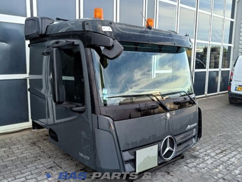 Mercedes-Benz Actros MP4 Mercedes ClassicSpace L-cab L2H1 A 000 600 01 01 - Førerhus og interiør for Lastebil: bilde 2 Mercedes-Benz Actros MP4 Mercedes ClassicSpace L-cab L2H1 A 000 600 01 01 - Førerhus og interiør for Lastebil: bilde 2