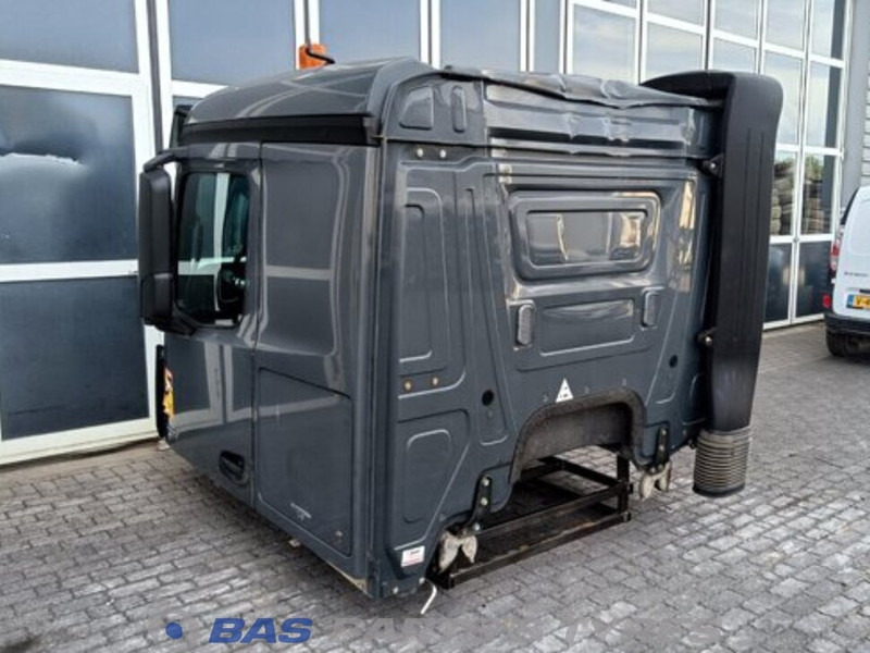 Mercedes-Benz Actros MP4 Mercedes ClassicSpace L-cab L2H1 A 000 600 01 01 - Førerhus og interiør for Lastebil: bilde 4 Mercedes-Benz Actros MP4 Mercedes ClassicSpace L-cab L2H1 A 000 600 01 01 - Førerhus og interiør for Lastebil: bilde 4
