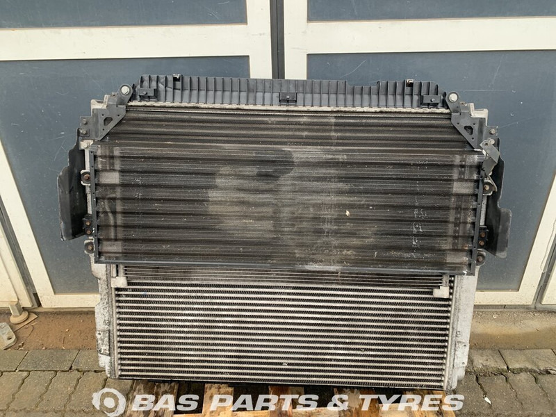 Mercedes-Benz Actros MP4 - Radiator for Lastebil: bilde 2 Mercedes-Benz Actros MP4 - Radiator for Lastebil: bilde 2