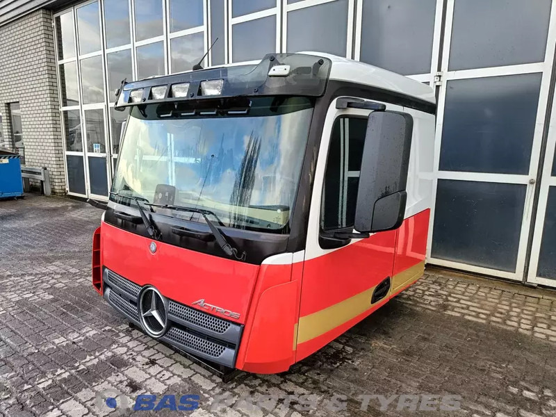 Mercedes-Benz Actros MP4 - Førerhus og interiør for Lastebil: bilde 1 Mercedes-Benz Actros MP4 - Førerhus og interiør for Lastebil: bilde 1