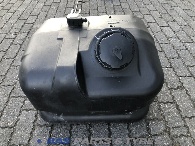 Mercedes-Benz Brandstoftank Mercedes 120 Liter A 967 471 04 01 - Drivstofftank for Lastebil: bilde 1 Mercedes-Benz Brandstoftank Mercedes 120 Liter A 967 471 04 01 - Drivstofftank for Lastebil: bilde 1