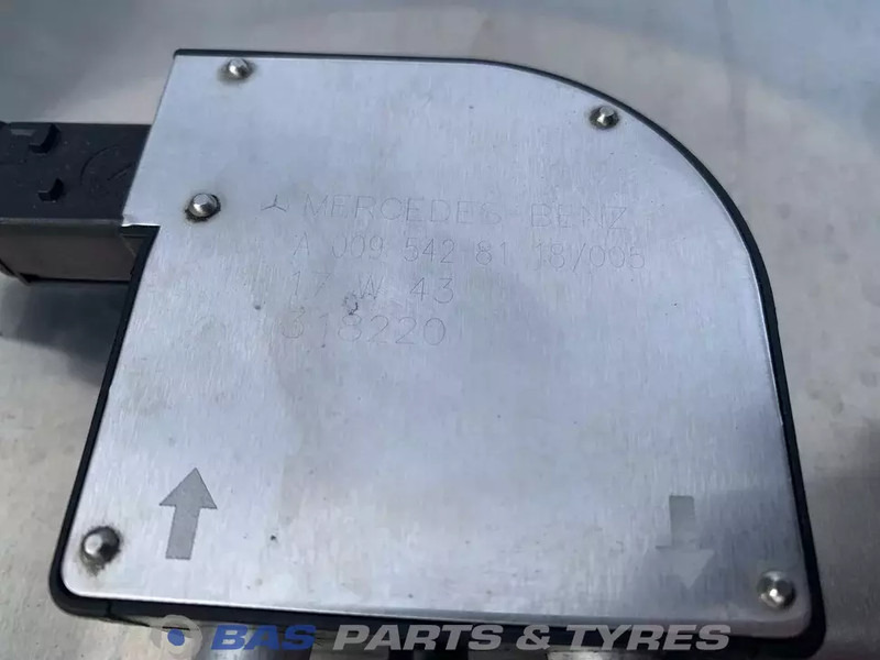 Mercedes-Benz Brandstoftank Mercedes 290 Liter A 009 542 81 18 - Drivstofftank for Lastebil: bilde 5 Mercedes-Benz Brandstoftank Mercedes 290 Liter A 009 542 81 18 - Drivstofftank for Lastebil: bilde 5