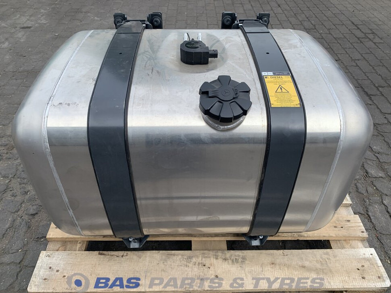 Mercedes-Benz Brandstoftank Mercedes 290 Liter A 960 470 00 04 - Drivstofftank for Lastebil: bilde 1 Mercedes-Benz Brandstoftank Mercedes 290 Liter A 960 470 00 04 - Drivstofftank for Lastebil: bilde 1