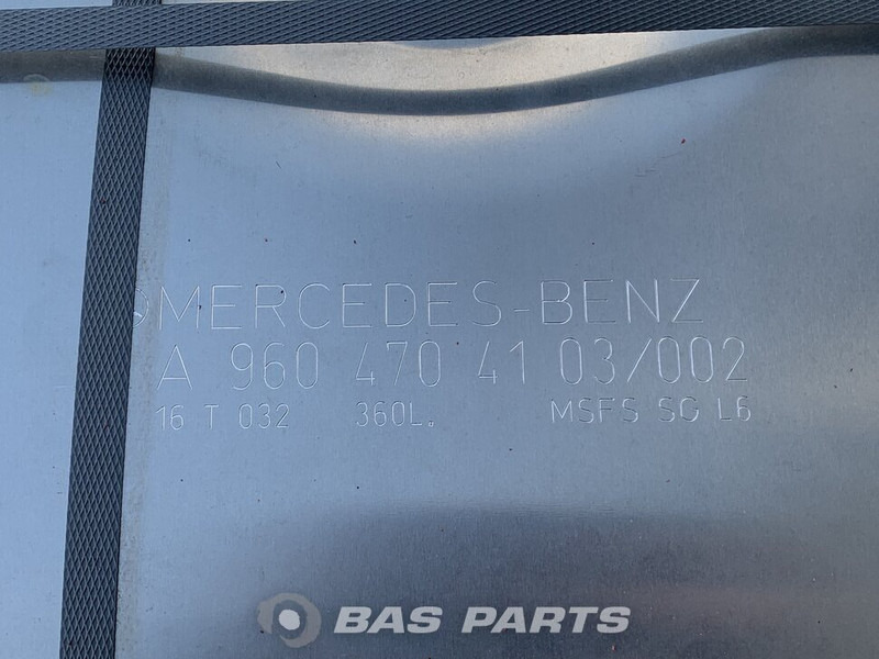 Mercedes-Benz Brandstoftank Mercedes 360 Liter A 960 470 51 04 - Drivstofftank for Lastebil: bilde 5 Mercedes-Benz Brandstoftank Mercedes 360 Liter A 960 470 51 04 - Drivstofftank for Lastebil: bilde 5