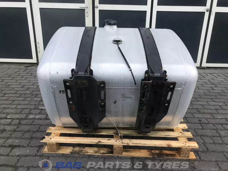 Mercedes-Benz Brandstoftank Mercedes 480 Liter A 960 470 43 03 - Drivstofftank for Lastebil: bilde 3 Mercedes-Benz Brandstoftank Mercedes 480 Liter A 960 470 43 03 - Drivstofftank for Lastebil: bilde 3
