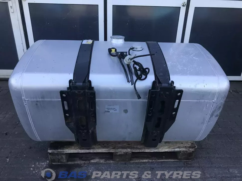 Mercedes-Benz Brandstoftank Mercedes 570 Liter A 960 475 27 03 - Drivstofftank for Lastebil: bilde 3 Mercedes-Benz Brandstoftank Mercedes 570 Liter A 960 475 27 03 - Drivstofftank for Lastebil: bilde 3