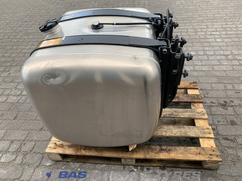 Mercedes-Benz - Drivstofftank for Lastebil: bilde 2 Mercedes-Benz - Drivstofftank for Lastebil: bilde 2