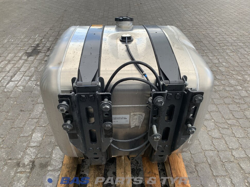 Mercedes-Benz - Drivstofftank for Lastebil: bilde 3 Mercedes-Benz - Drivstofftank for Lastebil: bilde 3