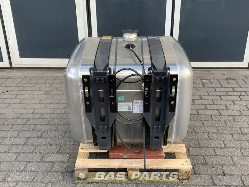 Mercedes-Benz - Drivstofftank for Lastebil: bilde 3 Mercedes-Benz - Drivstofftank for Lastebil: bilde 3