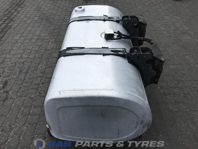 Renault - Drivstofftank for Lastebil: bilde 2 Renault - Drivstofftank for Lastebil: bilde 2