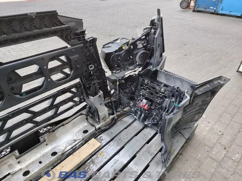 Renault T-Serie Bumper Renault 7482540689 - Støtfanger for Lastebil: bilde 4 Renault T-Serie Bumper Renault 7482540689 - Støtfanger for Lastebil: bilde 4