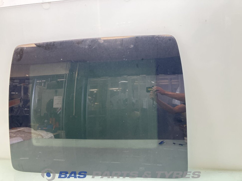 Volvo Dakluik Volvo 21325001 - Solskjerm for Lastebil: bilde 1 Volvo Dakluik Volvo 21325001 - Solskjerm for Lastebil: bilde 1