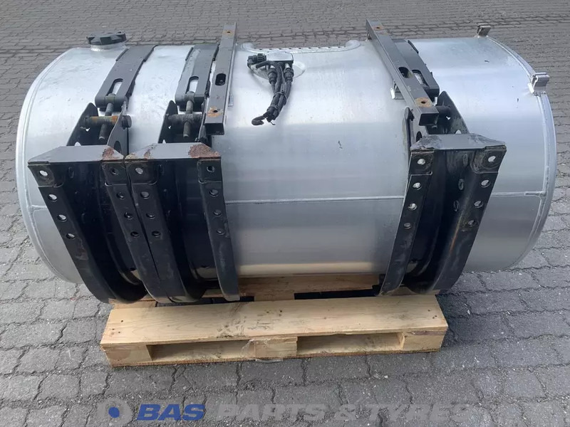 Volvo - Drivstofftank for Lastebil: bilde 3 Volvo - Drivstofftank for Lastebil: bilde 3