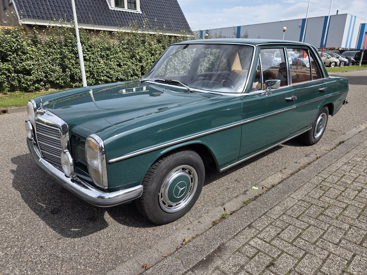 Mercedes-Benz 220 (W115) auto - Personenbil: bilde 1 Mercedes-Benz 220 (W115) auto - Personenbil: bilde 1