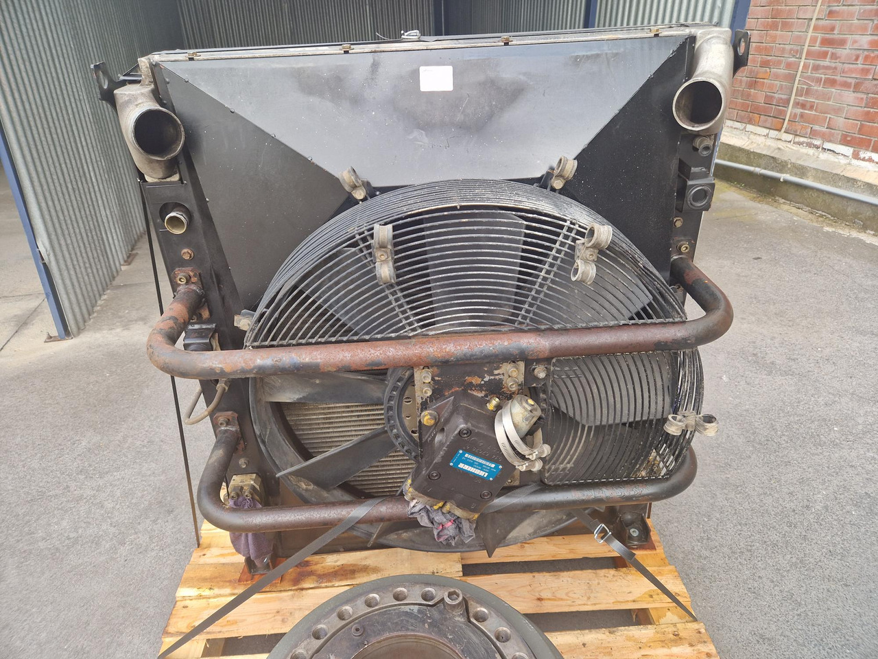 RADIADOR LIEBHERR R914B - Radiator for Bygg og anlegg: bilde 1 RADIADOR LIEBHERR R914B - Radiator for Bygg og anlegg: bilde 1