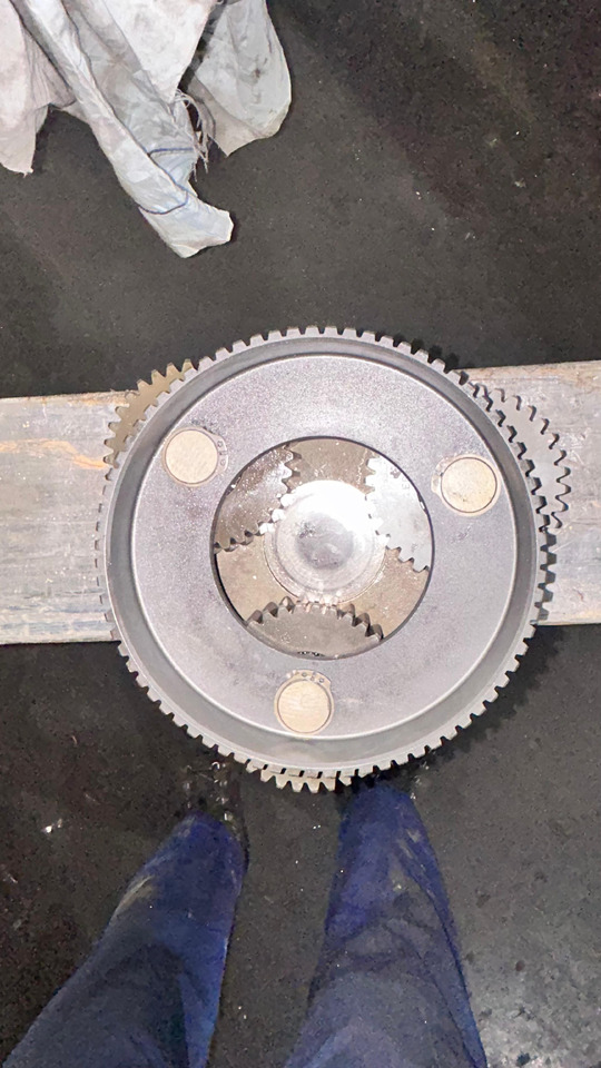 REDUCTOR GIRO SAT 225-220 - Svingmotor for Bygg og anlegg: bilde 4 REDUCTOR GIRO SAT 225-220 - Svingmotor for Bygg og anlegg: bilde 4