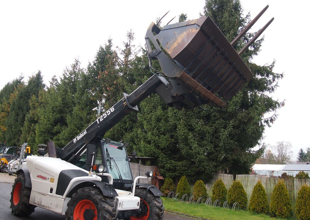 Ładowarka teleskopowa Bobcat T2556 2005 Ładowarka teleskopowa BOBCAT - Teleskoplastere: bilde 2 Ładowarka teleskopowa Bobcat T2556 2005 Ładowarka teleskopowa BOBCAT - Teleskoplastere: bilde 2